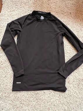 STARTER Black Women’s Long-Sleeve Performance Tee